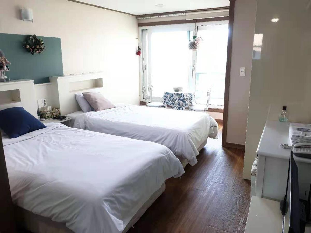 Hy Choi Hostel Seogwipo Dış mekan fotoğraf