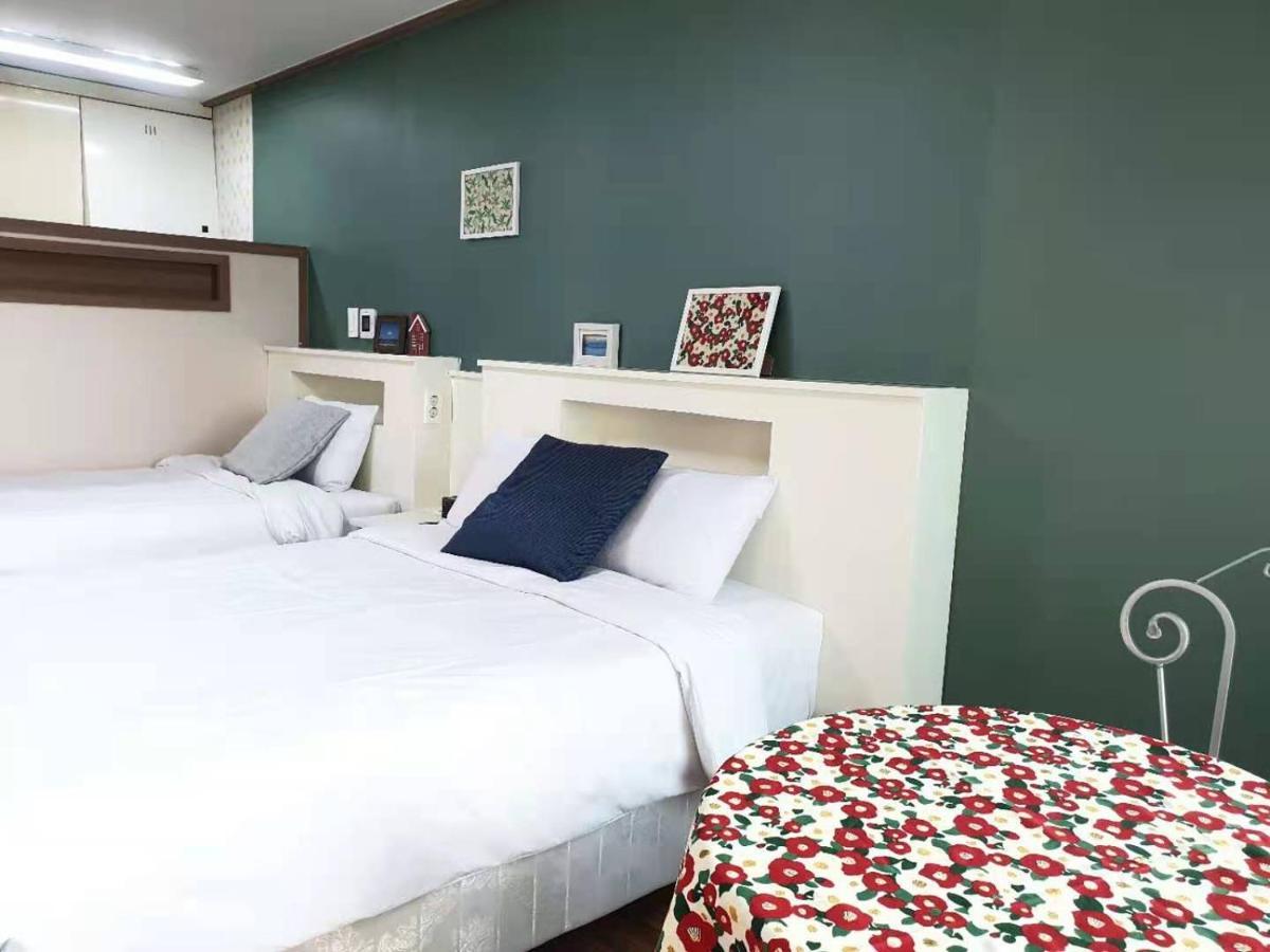 Hy Choi Hostel Seogwipo Dış mekan fotoğraf