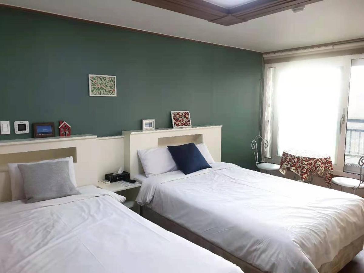 Hy Choi Hostel Seogwipo Dış mekan fotoğraf