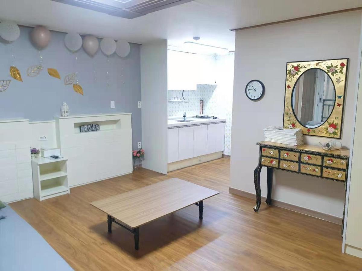 Hy Choi Hostel Seogwipo Dış mekan fotoğraf