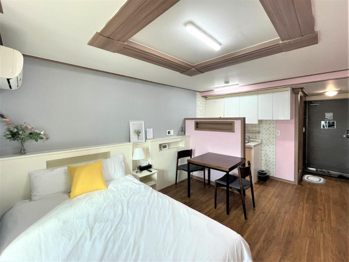Hy Choi Hostel Seogwipo Dış mekan fotoğraf