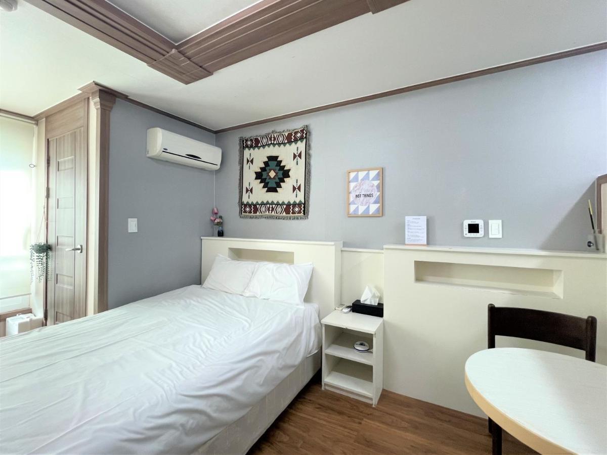 Hy Choi Hostel Seogwipo Dış mekan fotoğraf