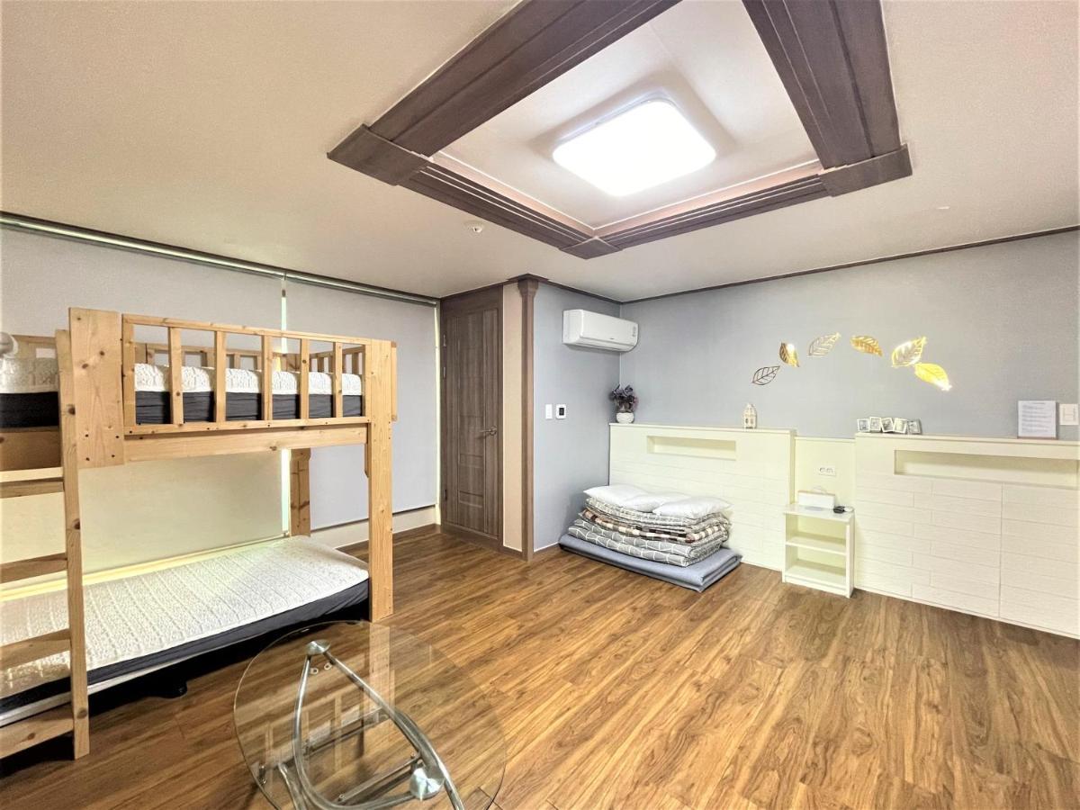 Hy Choi Hostel Seogwipo Dış mekan fotoğraf