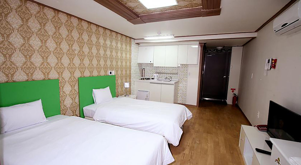 Hy Choi Hostel Seogwipo Dış mekan fotoğraf