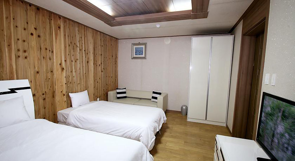 Hy Choi Hostel Seogwipo Dış mekan fotoğraf