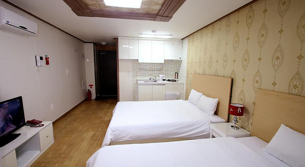 Hy Choi Hostel Seogwipo Dış mekan fotoğraf