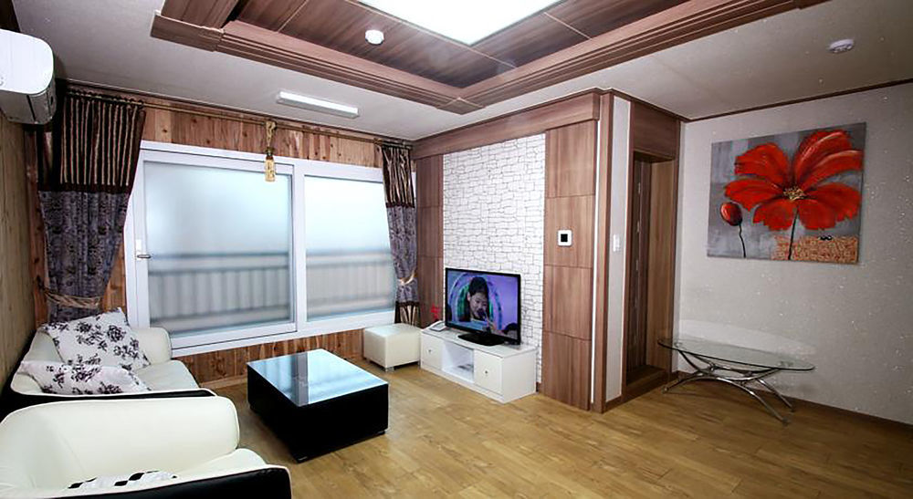 Hy Choi Hostel Seogwipo Dış mekan fotoğraf